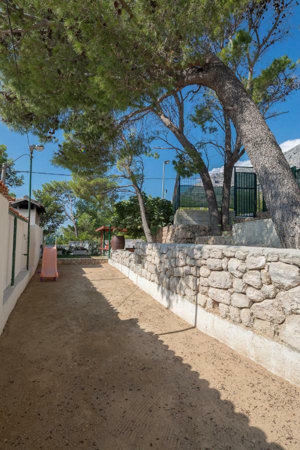 Beach Time Villa Оміш Екстер'єр фото